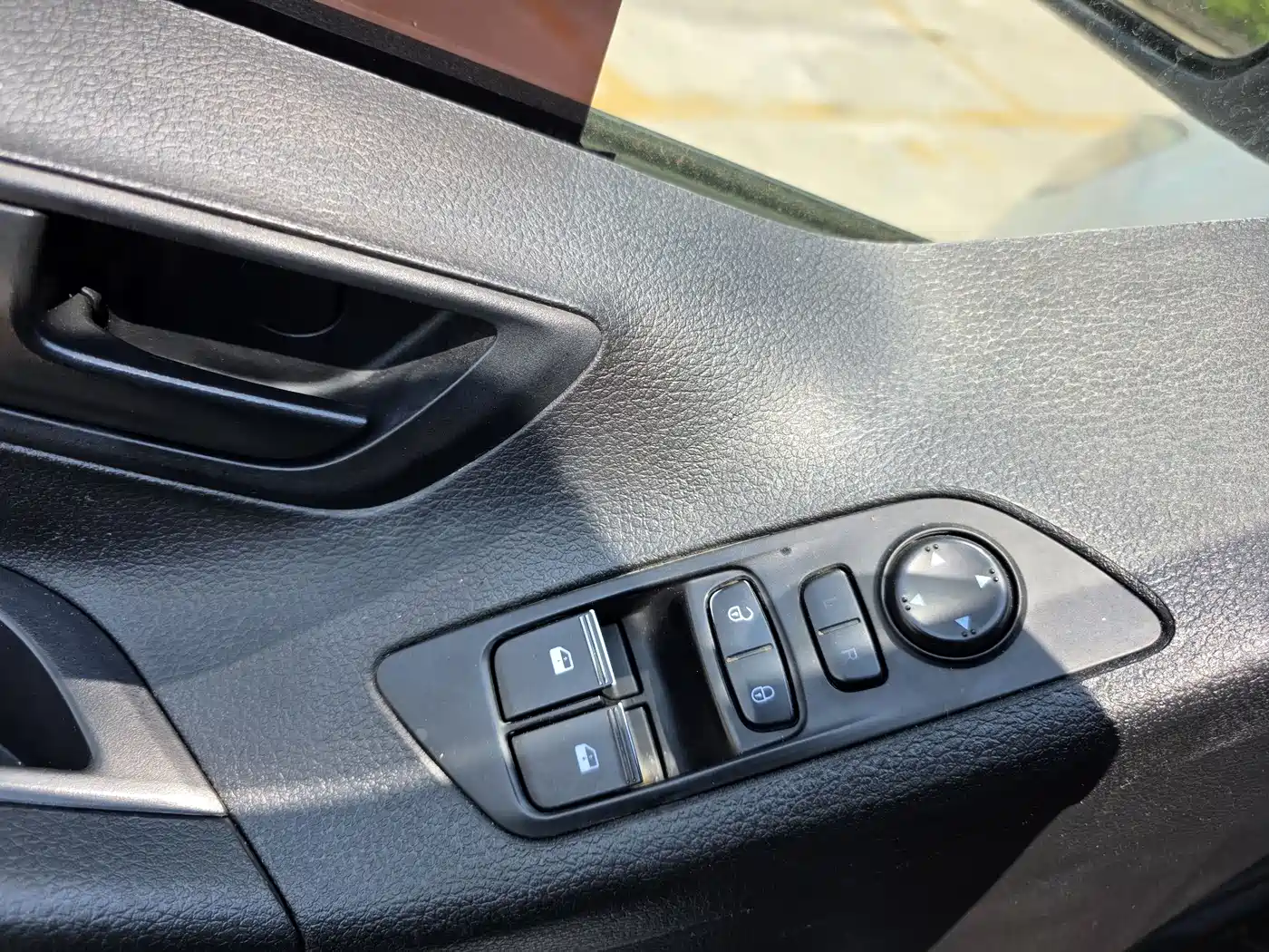 SAIC Maxus Maxus G10 2021 2.0T Manual Elite Edition Diesel 7-Seater фото 11