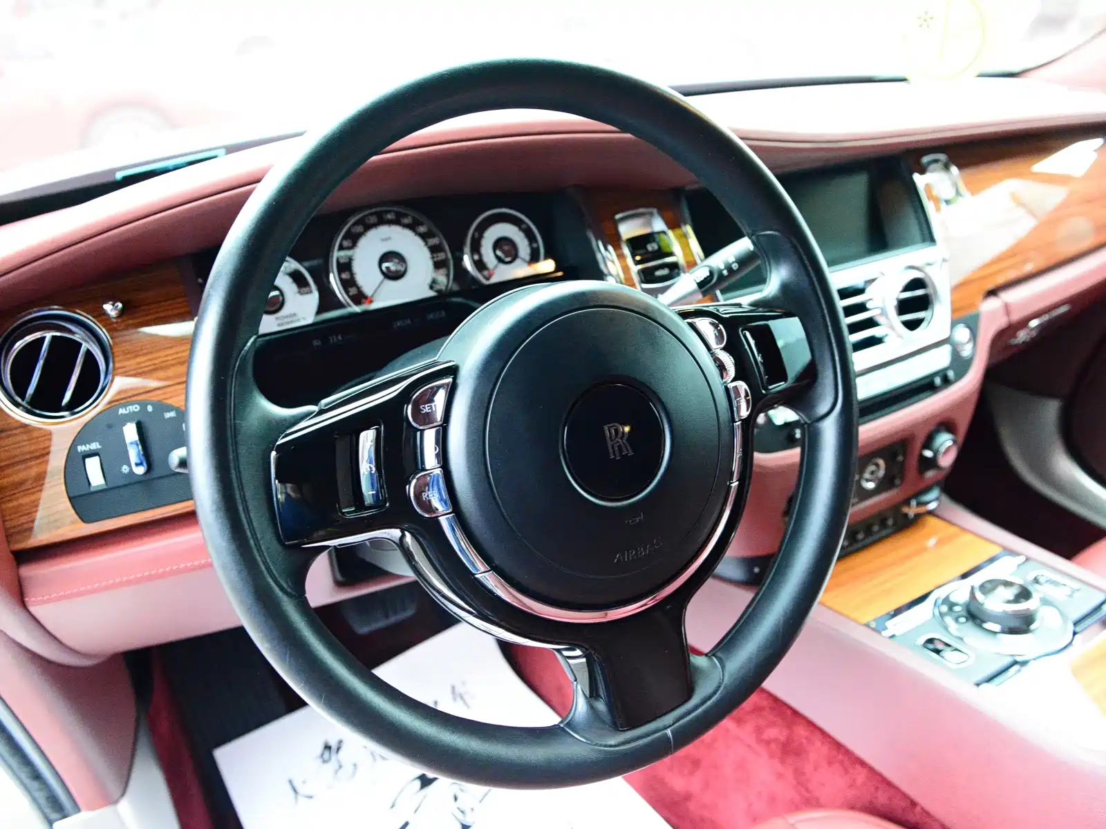 Фото 4 - Rolls-Royce Wraith
