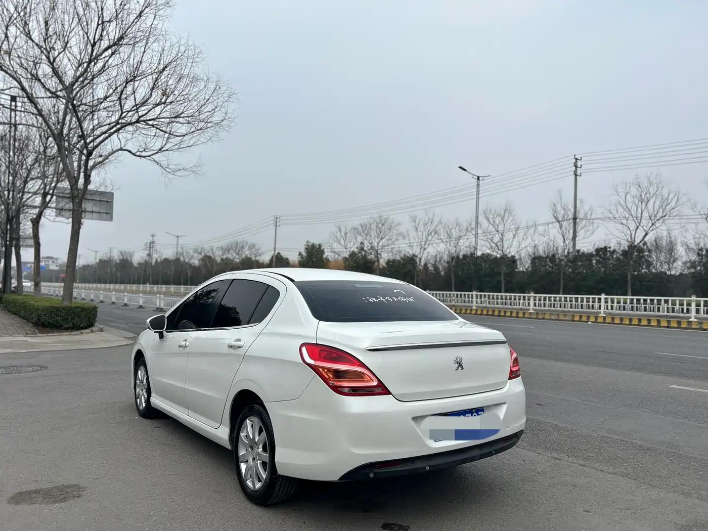Peugeot 308 2014 Model Joy Edition Classic 1.6L Manual Superior Style фото 3