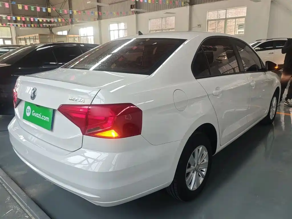 Volkswagen Jetta 2017 1.4L Manual Fashion фото 7