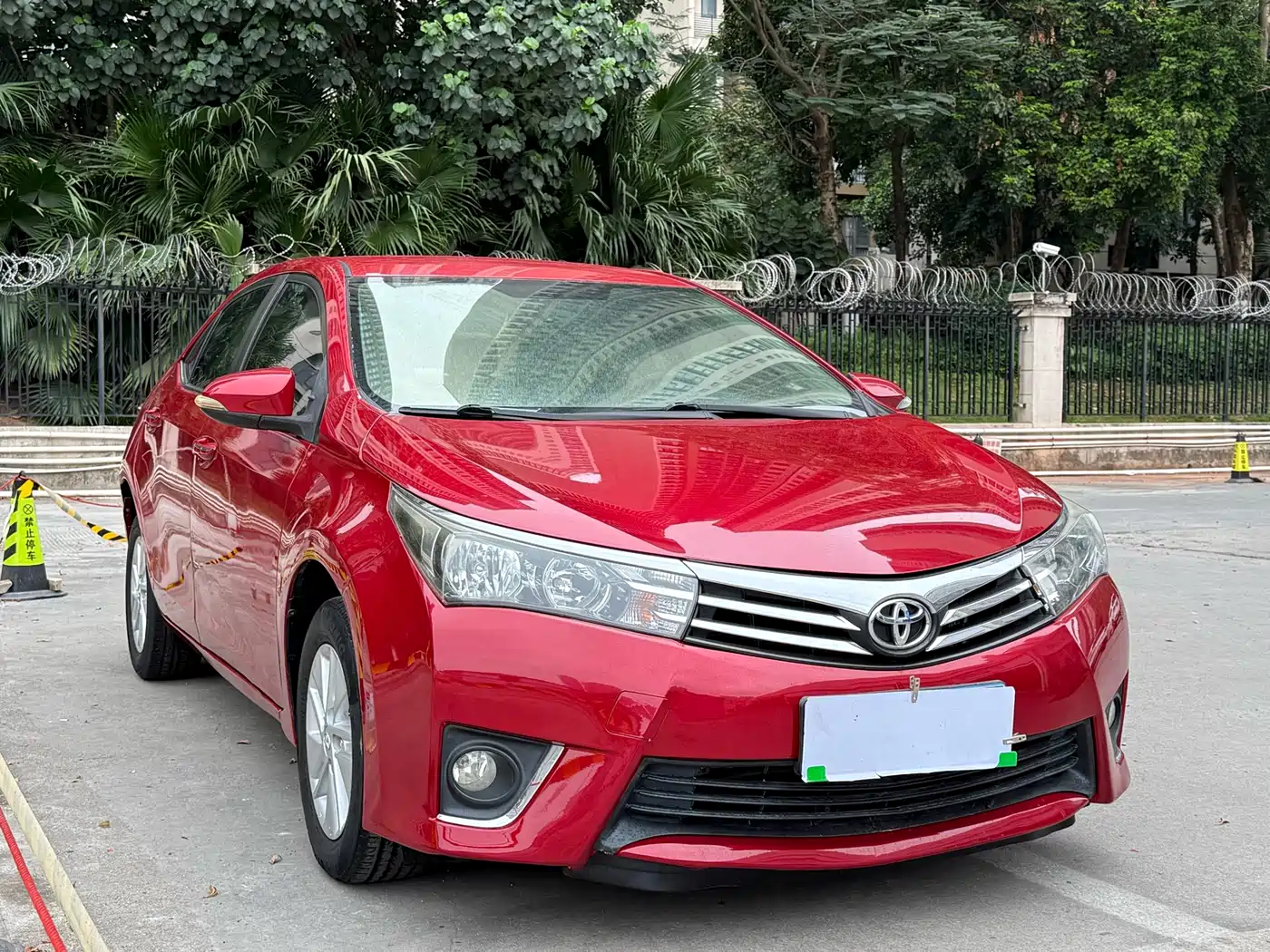 Toyota Corolla 2014 1.6L CVT GL фото 3
