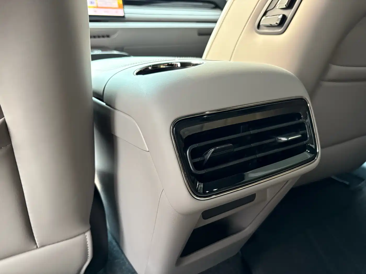 GEELY GALAXY GALAXY SPARKLE 8