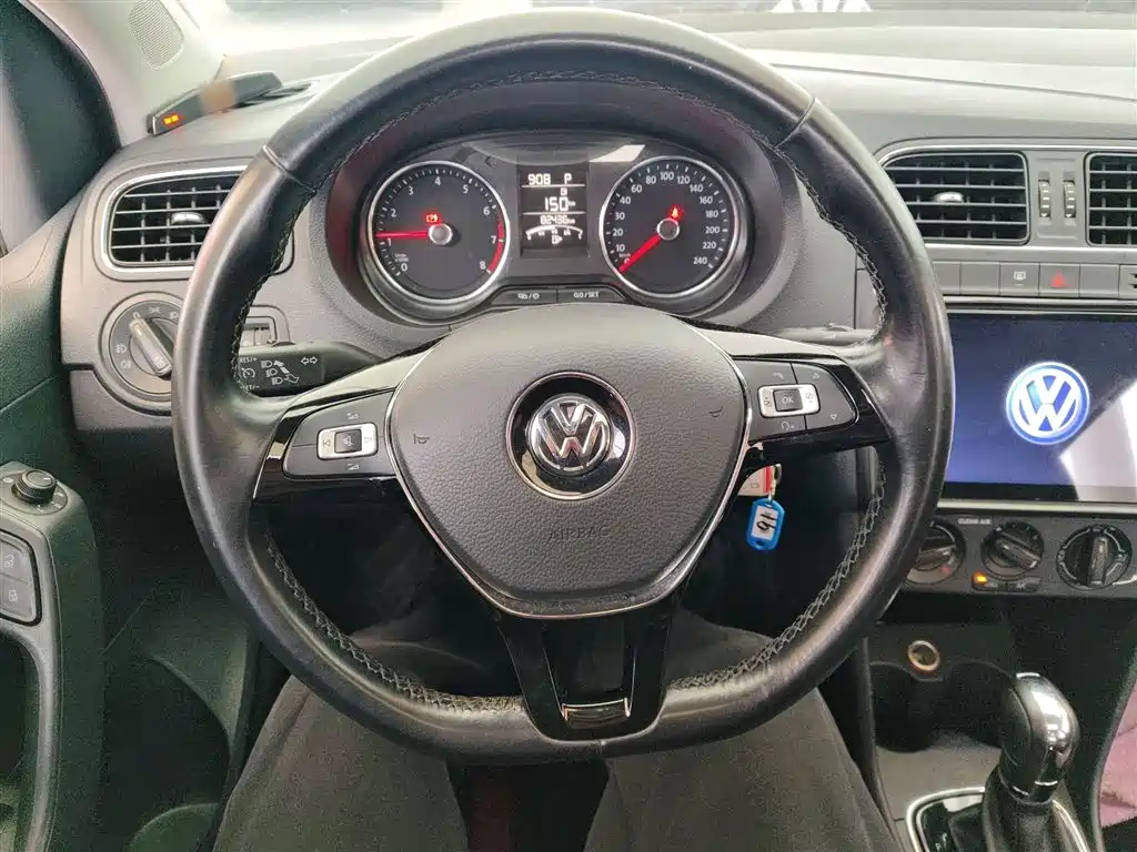 Volkswagen Polo 2016 1.6L Automatic Comfort фото 11
