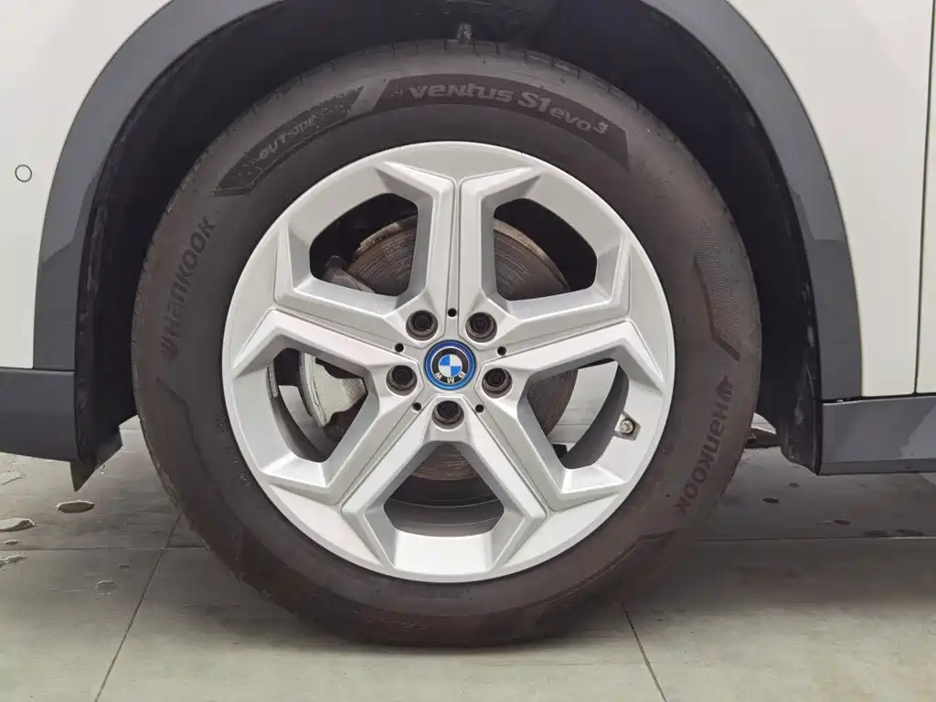 BMW iX1, миниатюра 17