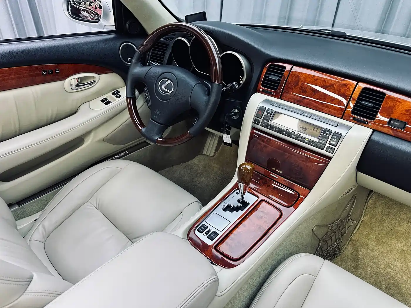 Фото 18 - Lexus SC