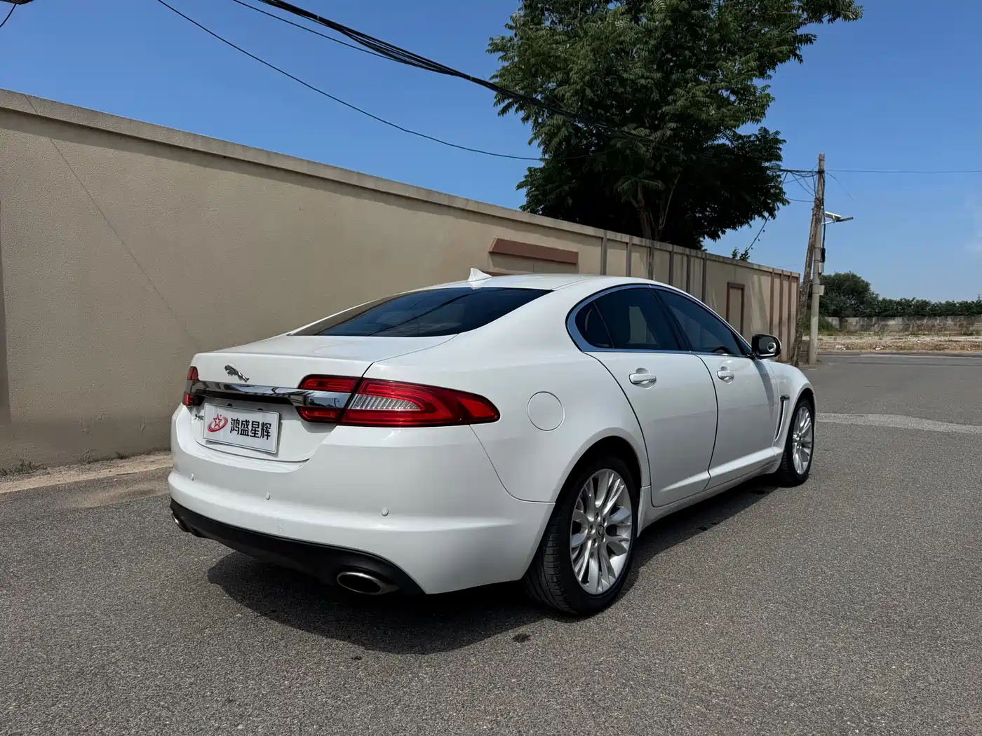 Jaguar XF 2013 2013 XF 2.0T Luxury Edition
