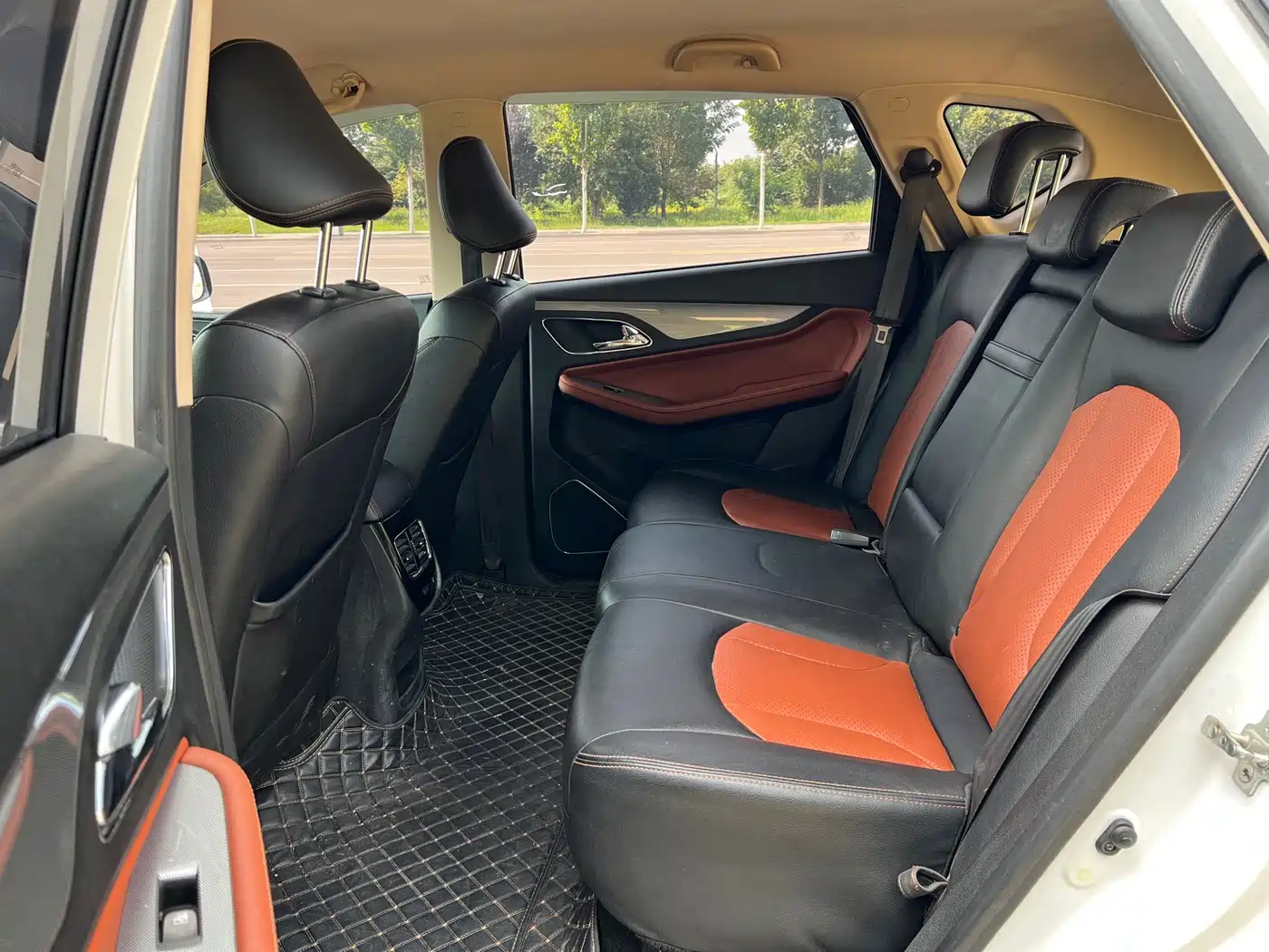 Baojun 560 2015 2015 1.8L Manual Elite