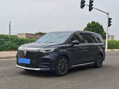 Roewe iMAX8