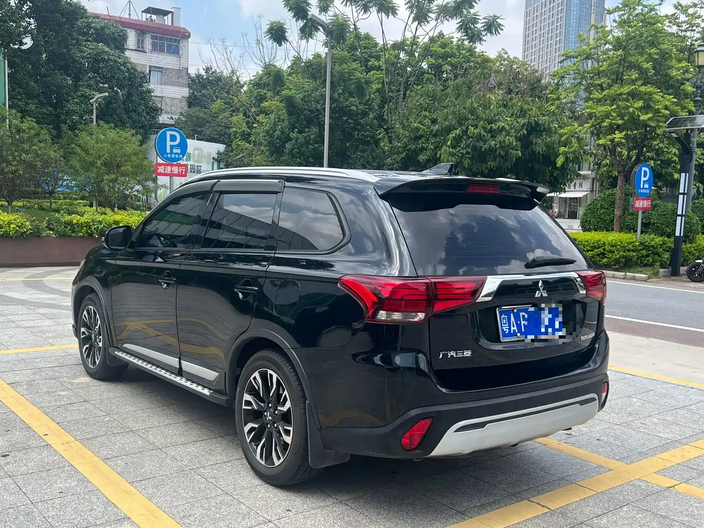 Фото 5 - Mitsubishi Outlander