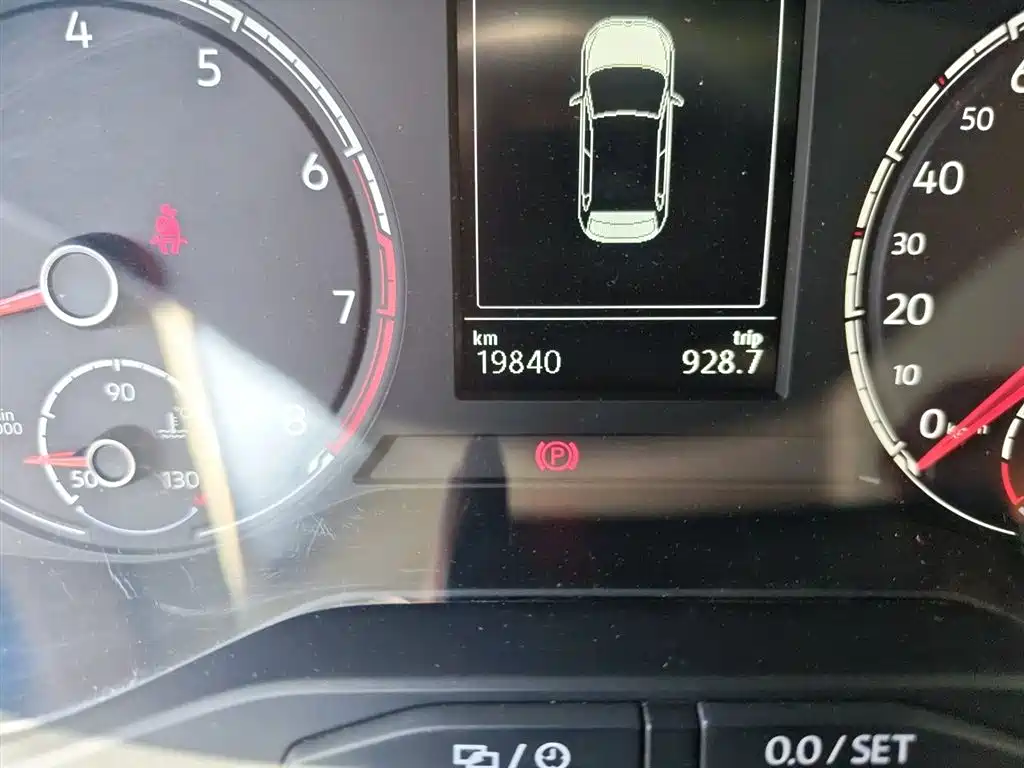 Volkswagen Polo 2019 Plus 1.5L Automatic Panorama Enjoyment Edition фото 8