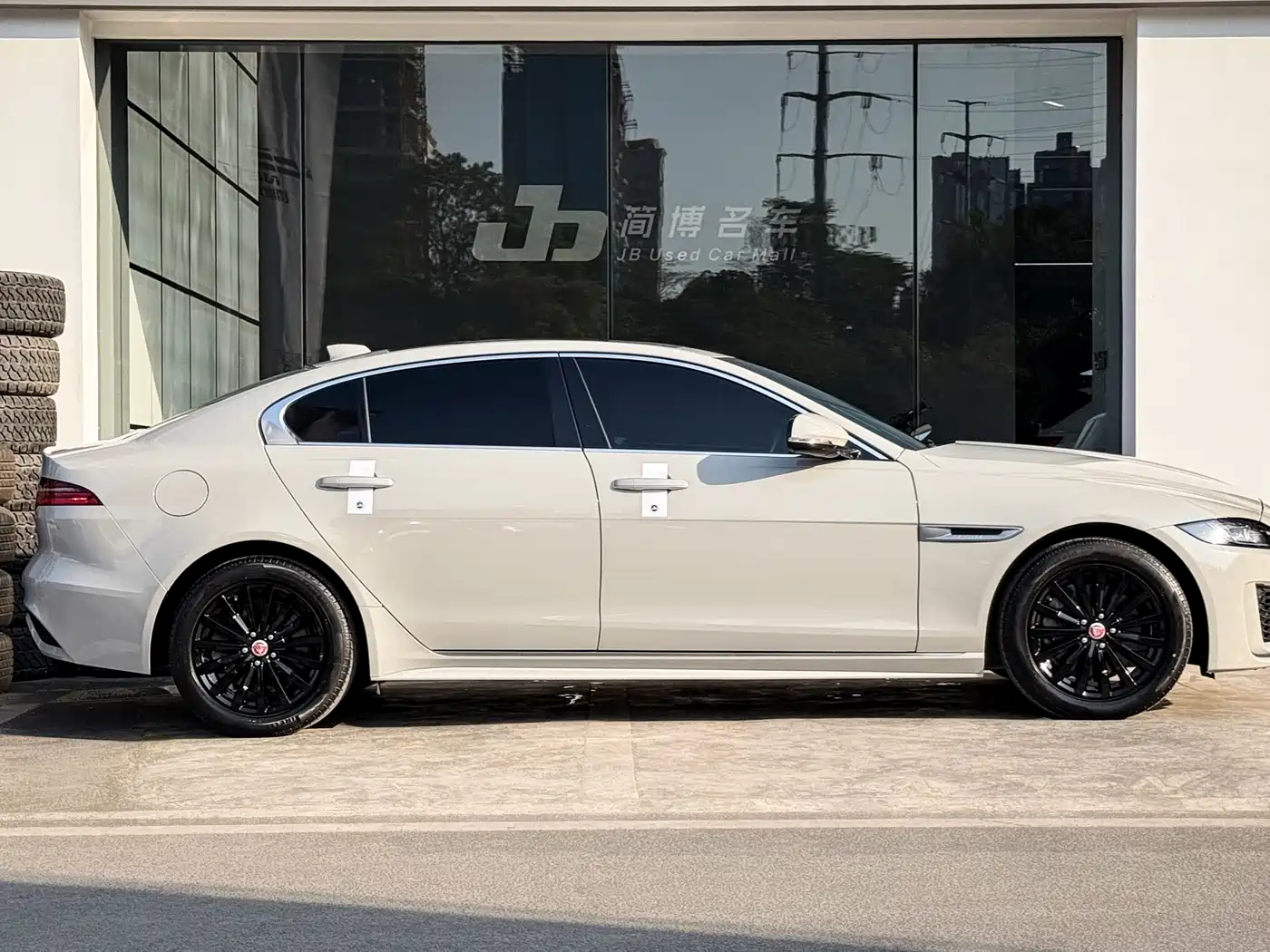 Jaguar XEL 2020 2.0T 200PS R-DYNAMIC Youth Sport Edition фото 8