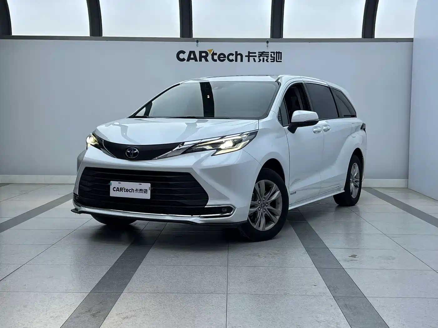Toyota Sienna 2023 2.5L Hybrid Comfort Edition