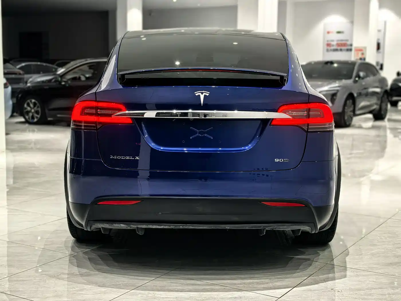 TESLA MODEL X