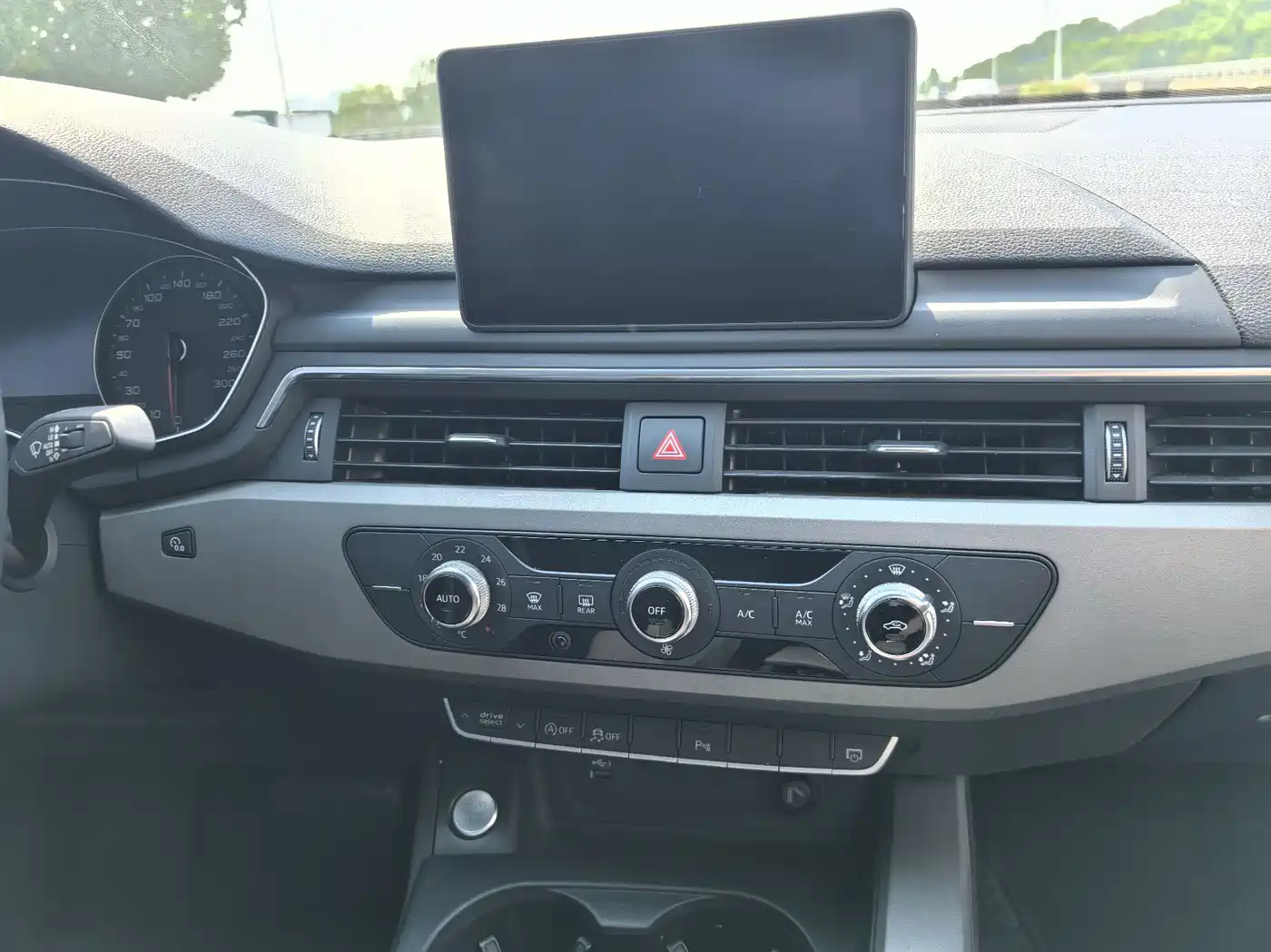 Audi A4L 2019 40 TFSI Progressive (China VI) фото 16