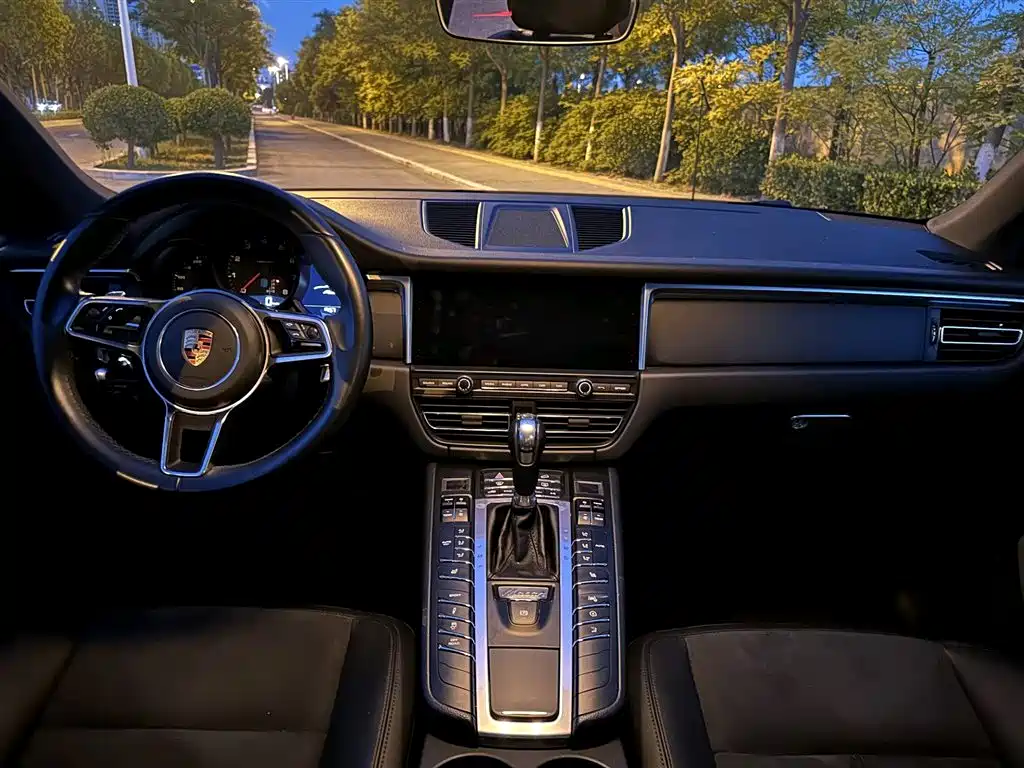 Porsche Macan 2018 Macan 2.0T фото 6