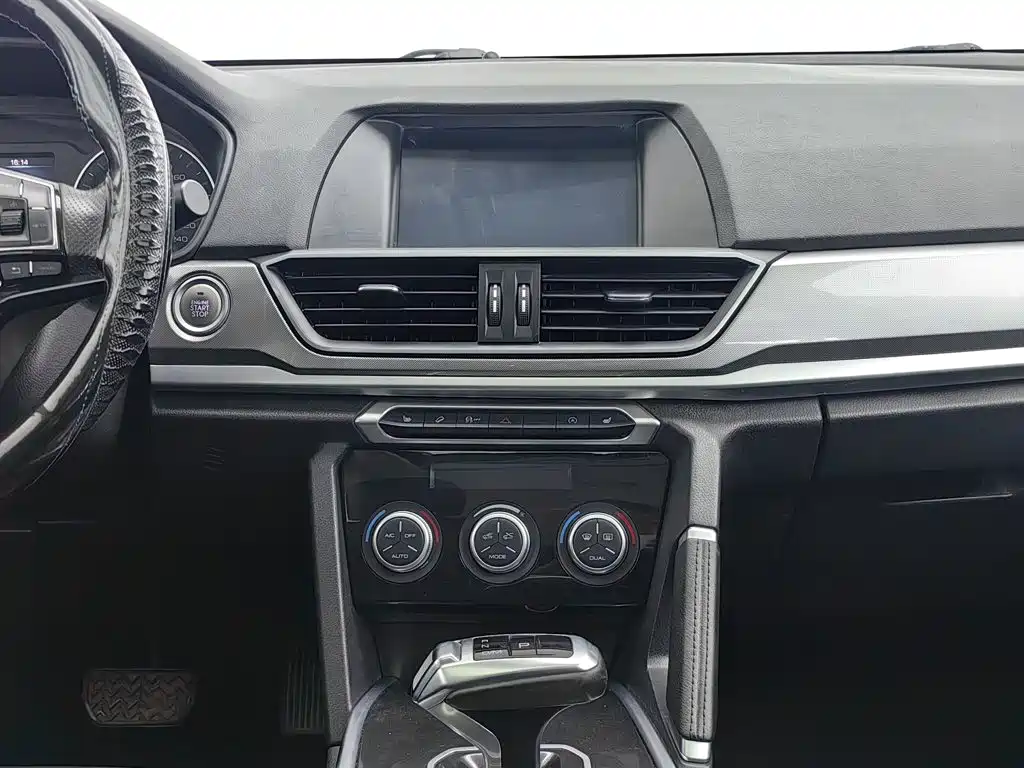 Photo 12 - Haval H6