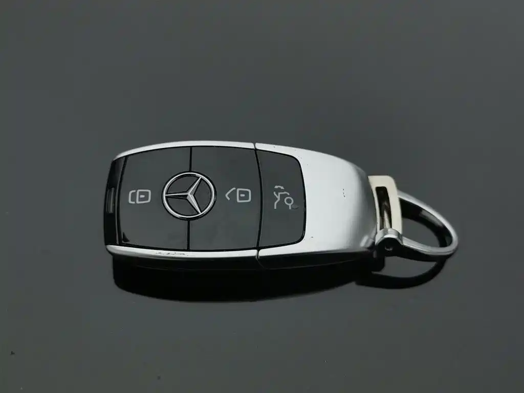  E CLASS