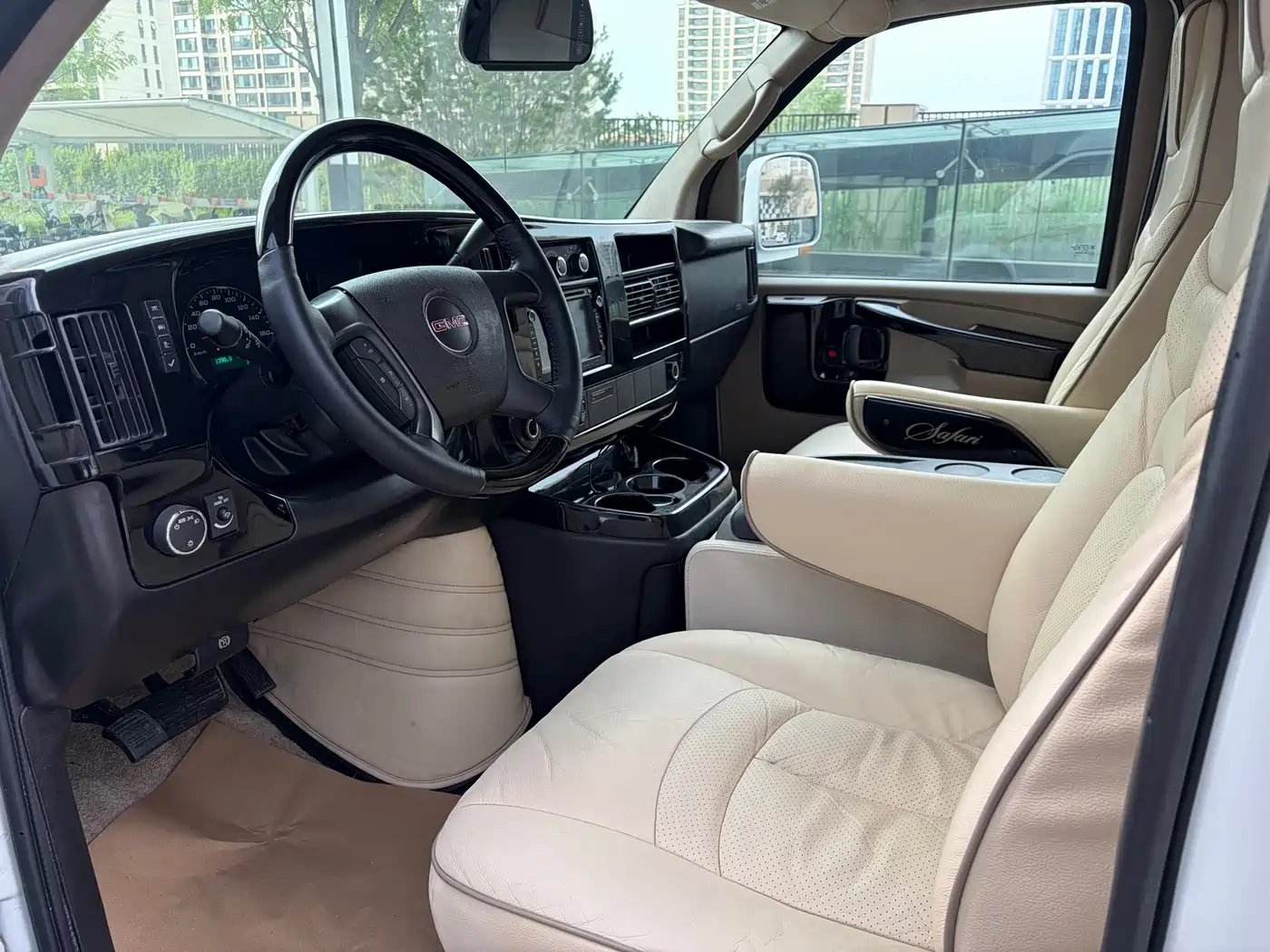 GMC Savana 2013 2013 5.3L AWD Presidential Class