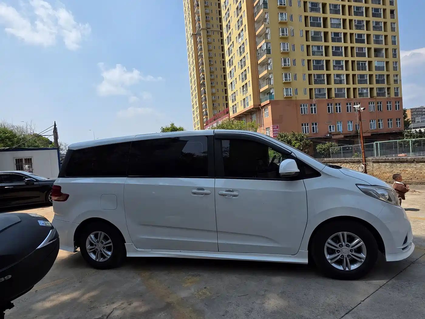 SAIC Maxus Maxus G10 2021 2.0T Manual Elite Edition Diesel 7-Seater фото 4