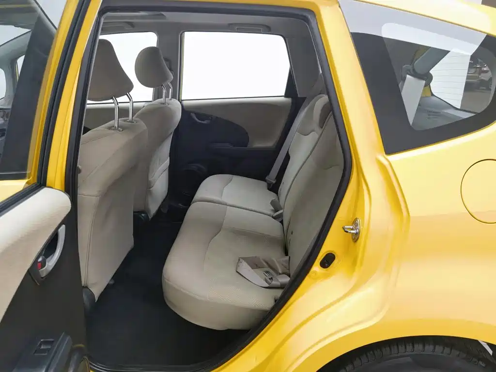Honda Fit 2013 2011 1.5L Automatic Luxury
