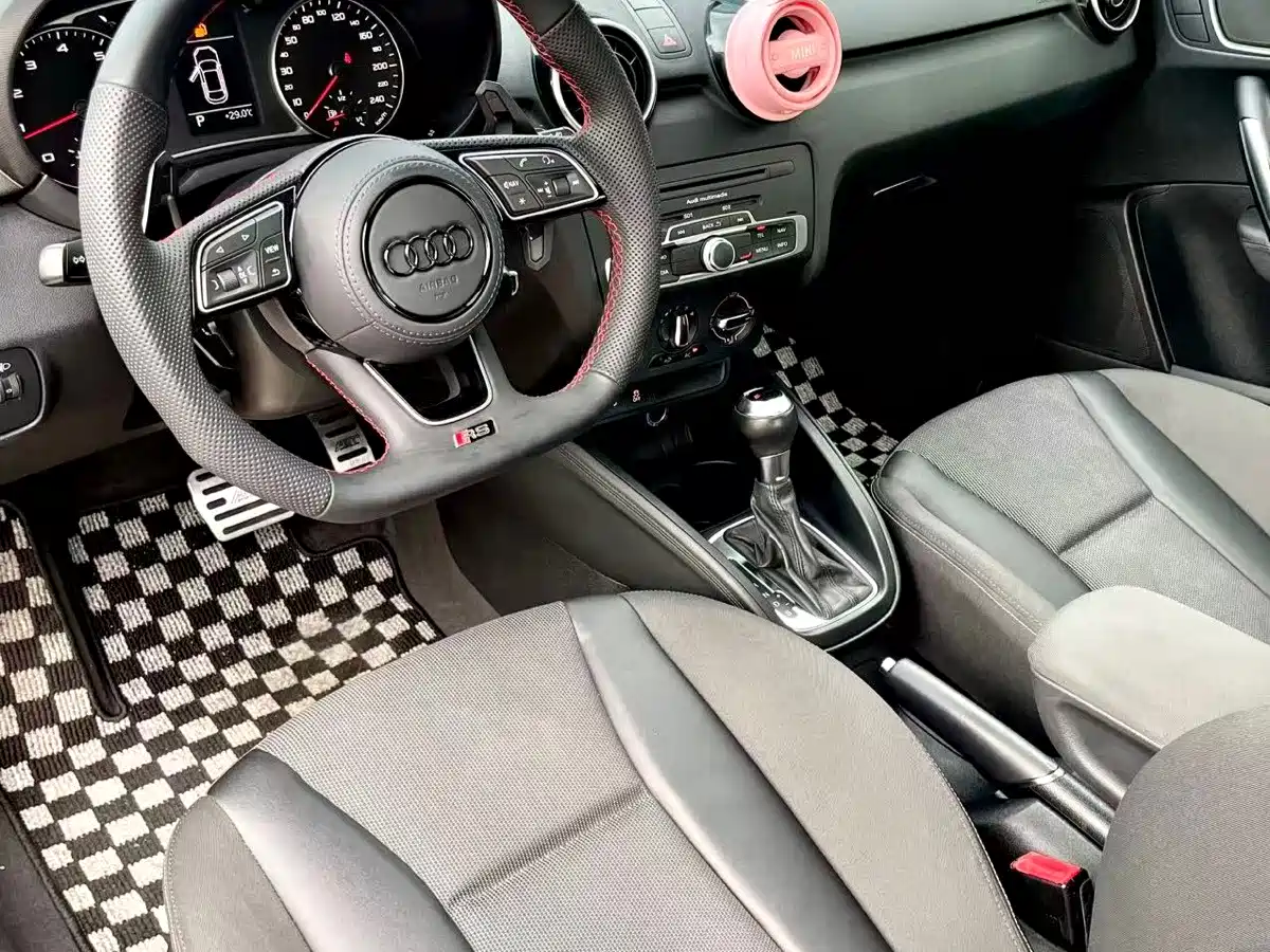 Audi A1 2011 2012 1.4 TFSI Ego