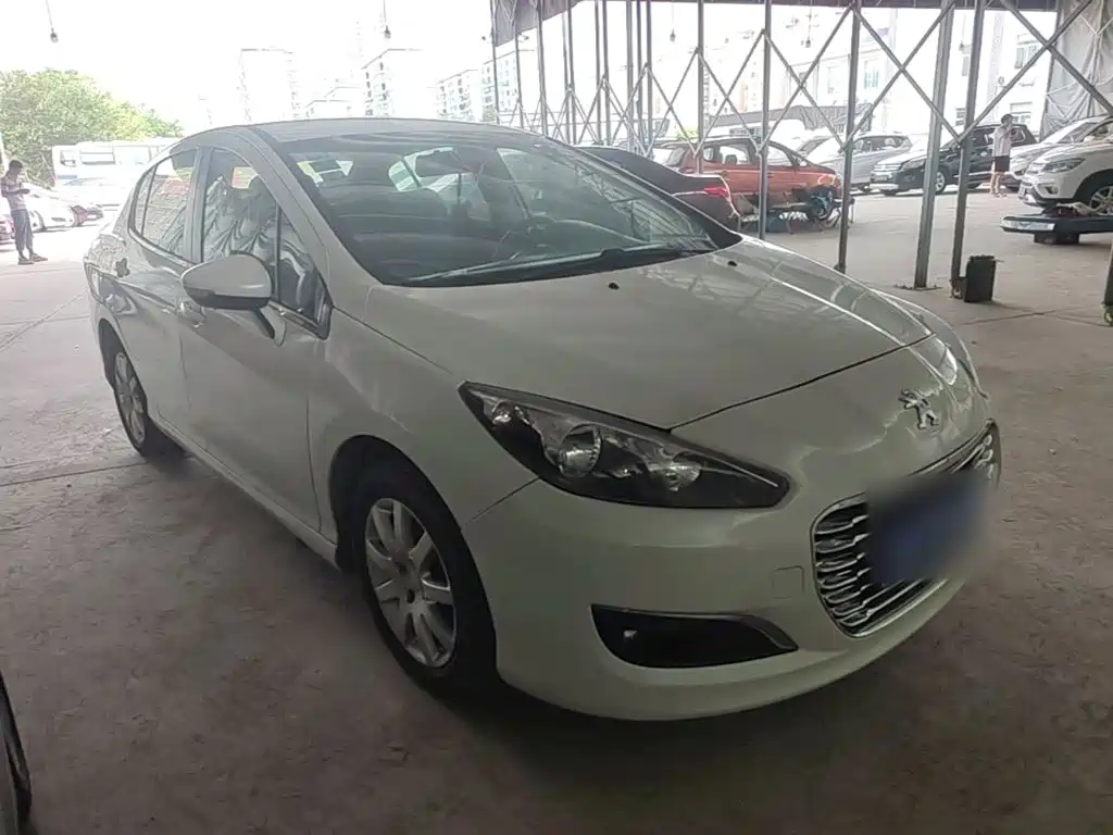 Peugeot 308 2015 2014 Model Joy Edition Classic 1.6L Manual Superior Style