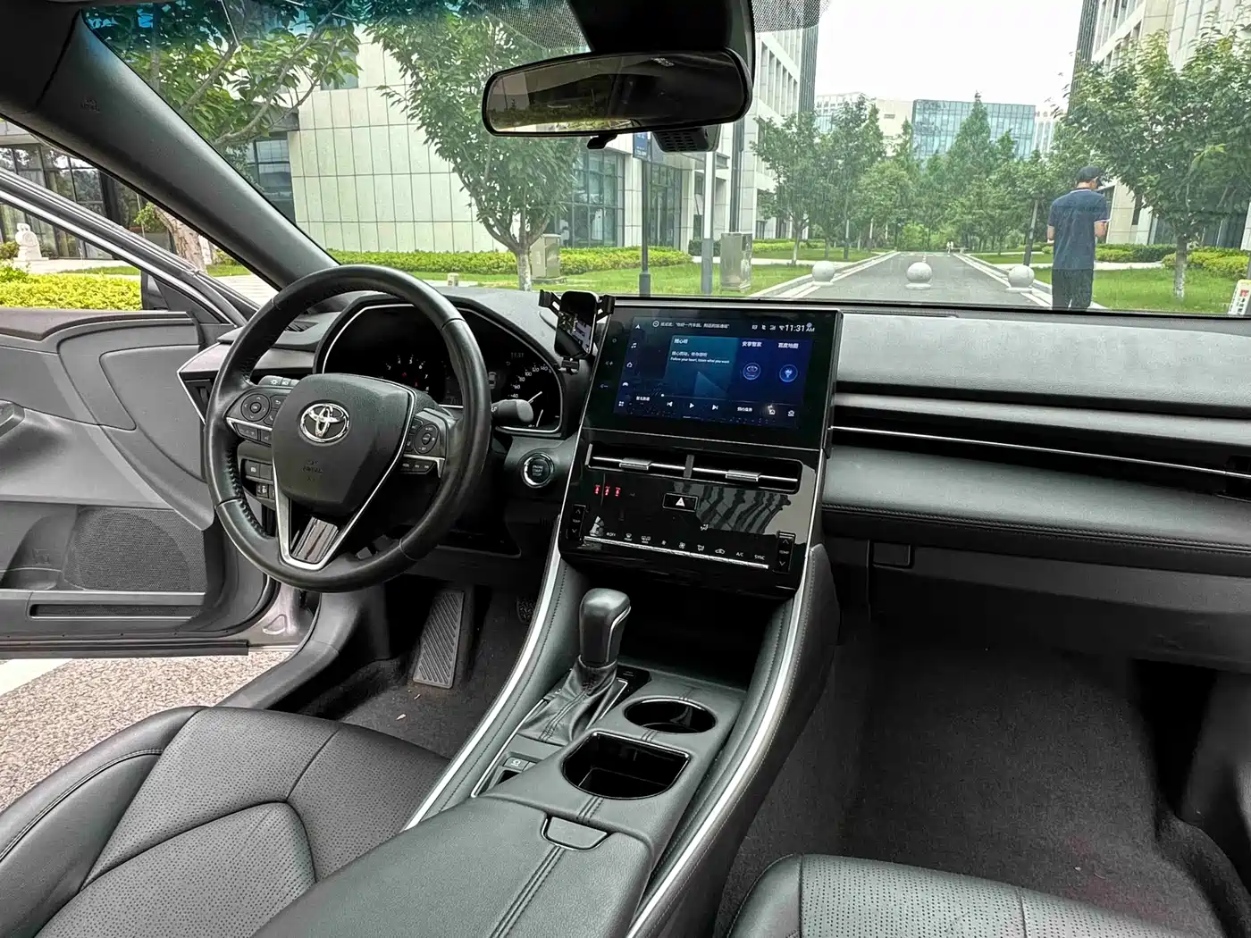 Toyota Avalon 2022 2.0L Luxury Edition фото 13