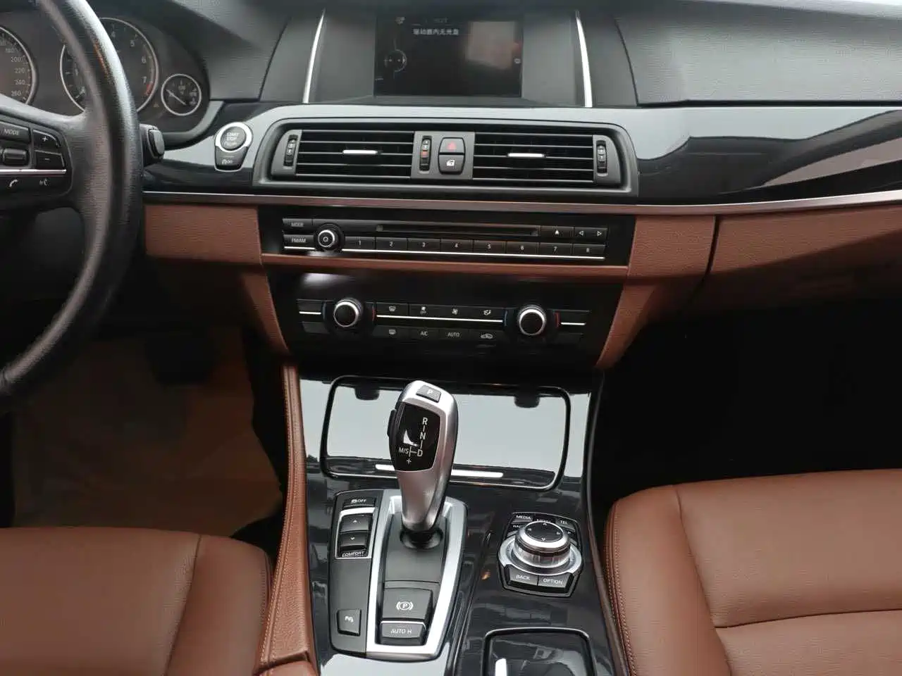 BMW 5 Series 2014 520Li Elegance фото 7