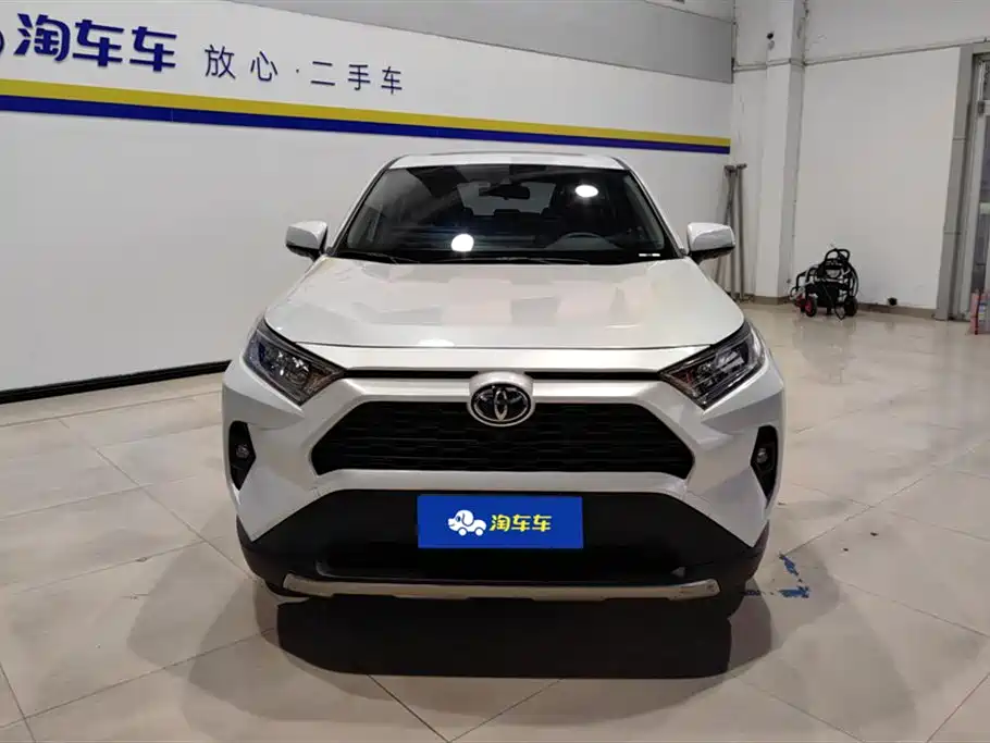 Toyota RAV4 Rongfang 2023 2.0L CVT 2WD Fashion Edition фото 2
