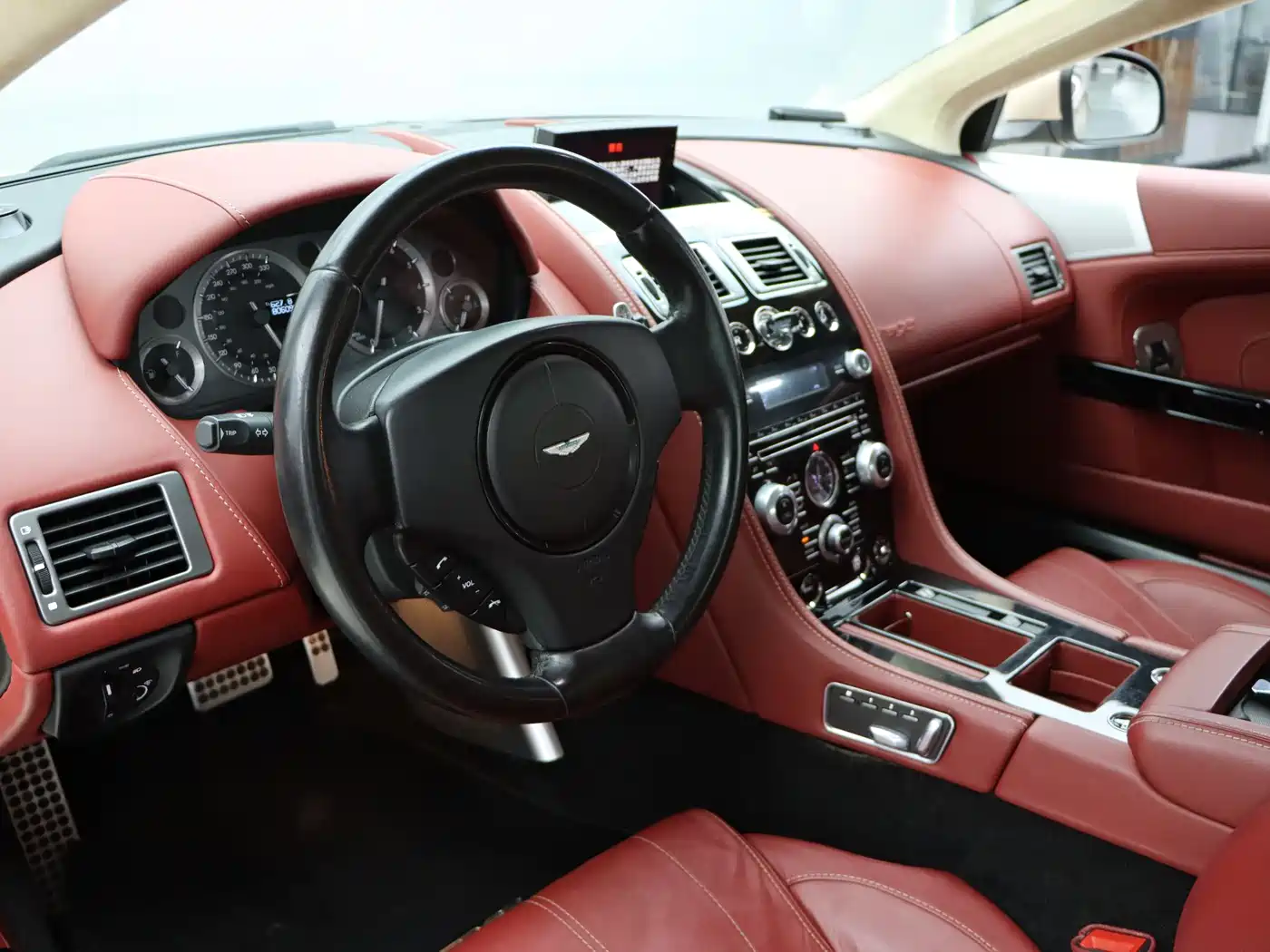 Aston Martin Virage 2012 6.0 Coupe фото 19