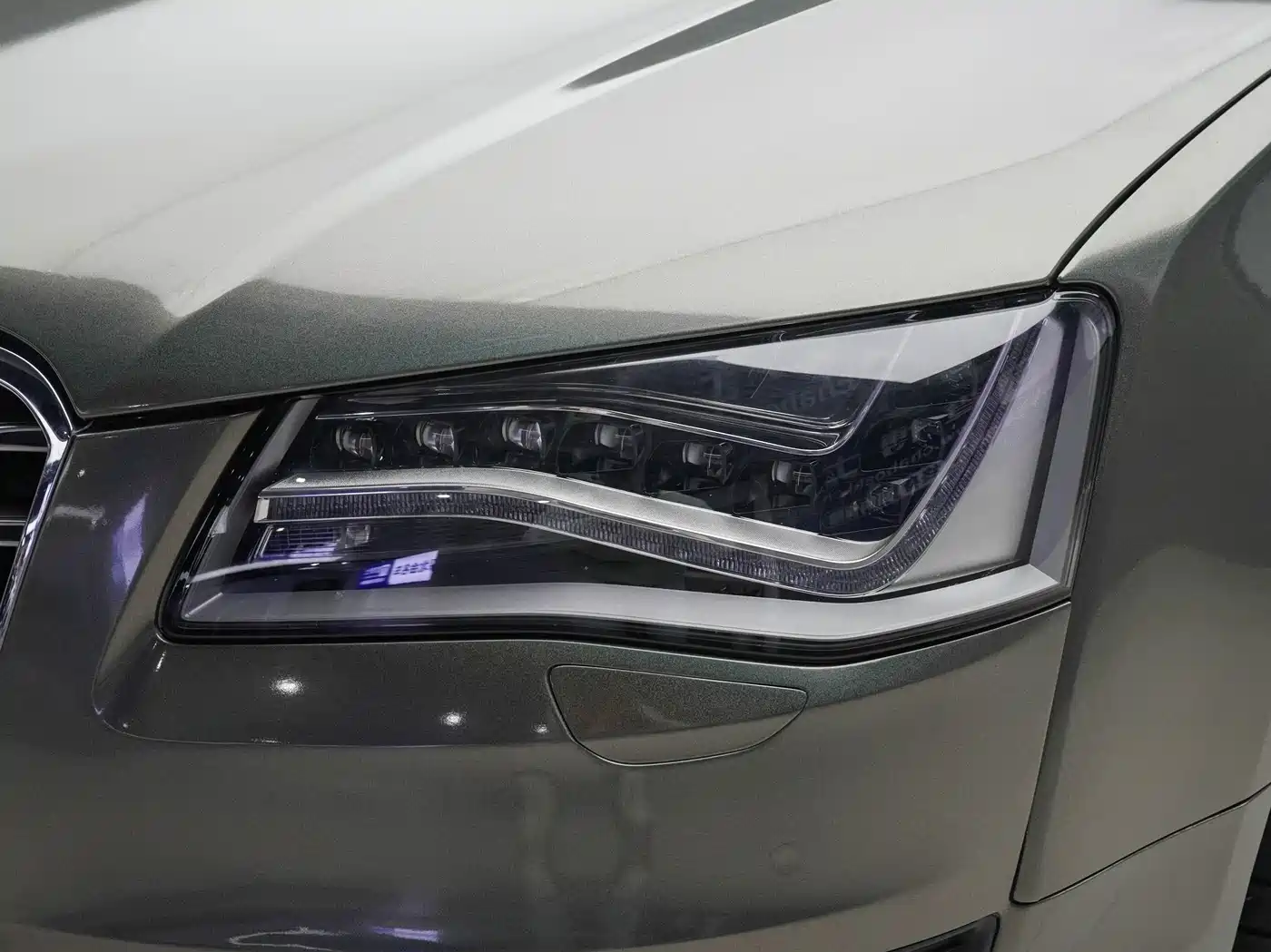 Audi S8 2013 S8 4.0TFSI quattro фото 4
