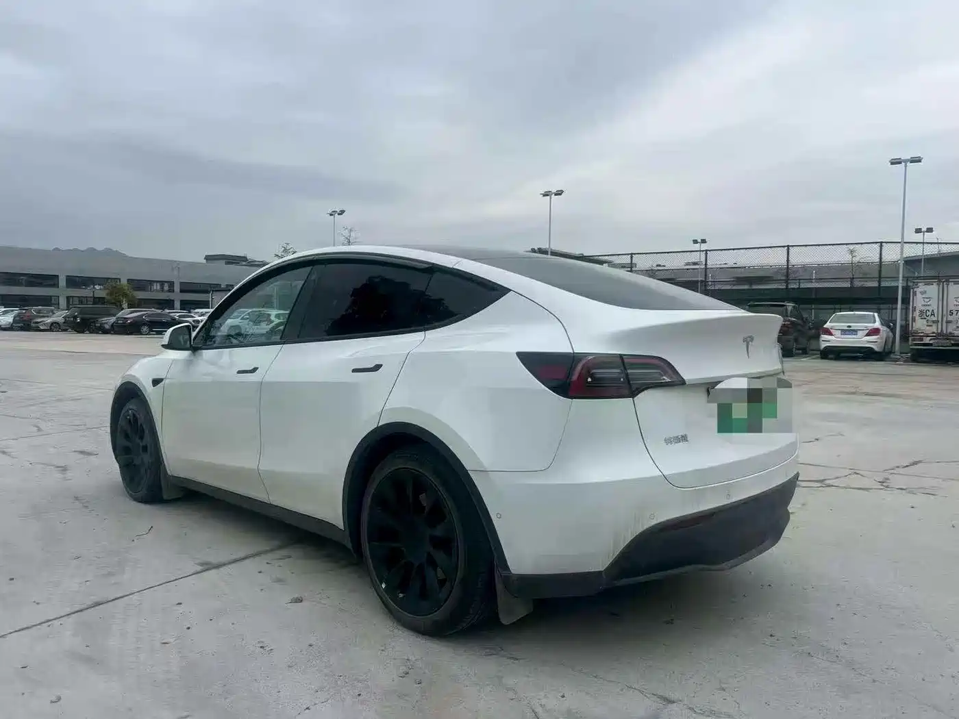TESLA MODEL Y