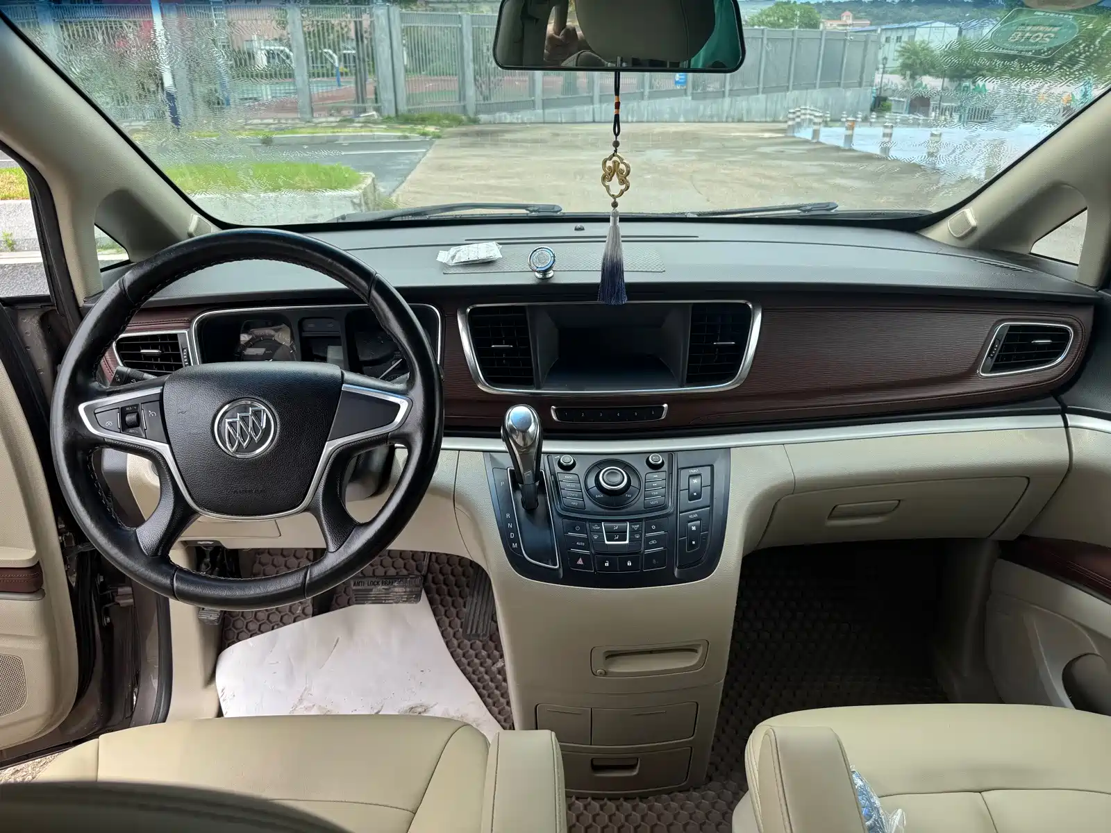 Фото 12 - Buick GL8