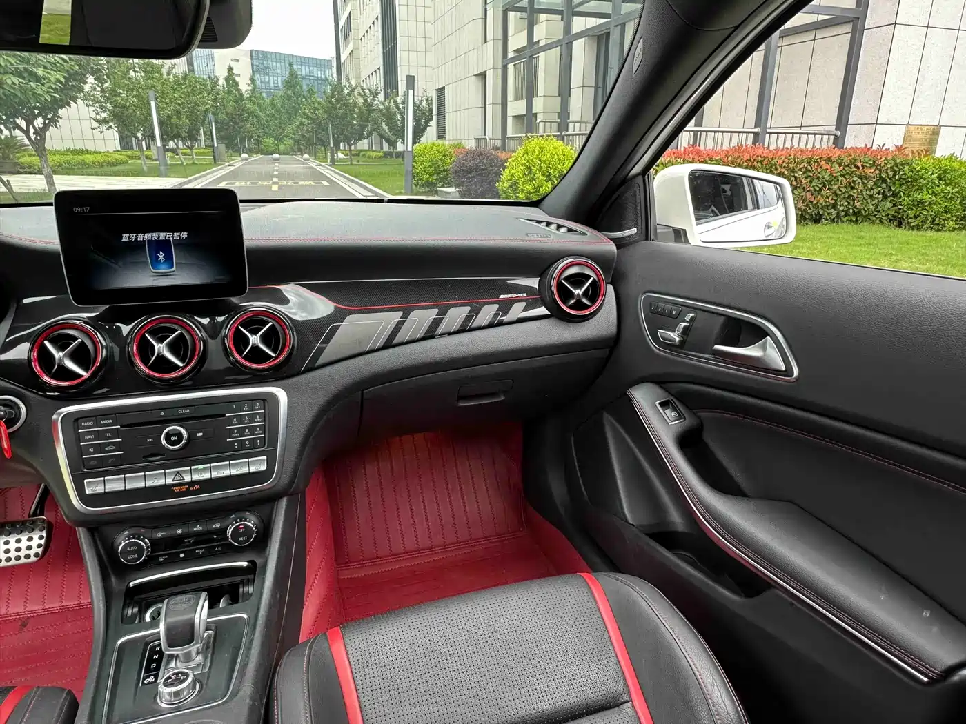 Mercedes-Benz GLA AMG 2017 AMG GLA 45 4MATIC фото 12