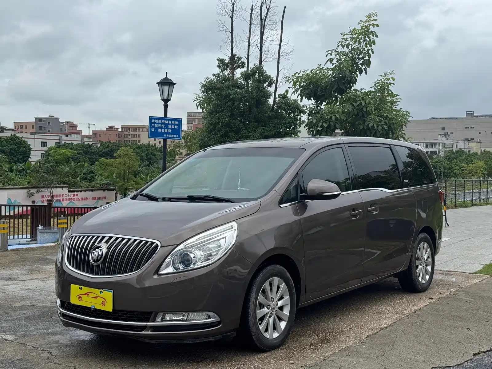 Фото 1 - Buick GL8
