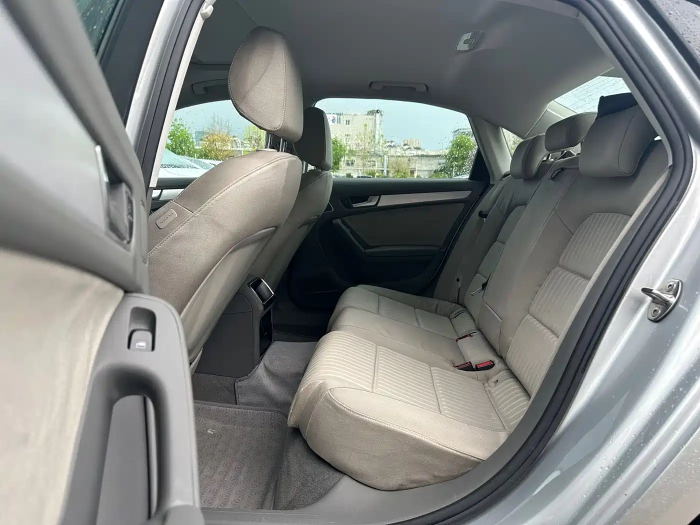Audi A4L 2012 2.0 TFSI Auto Comfort фото 6