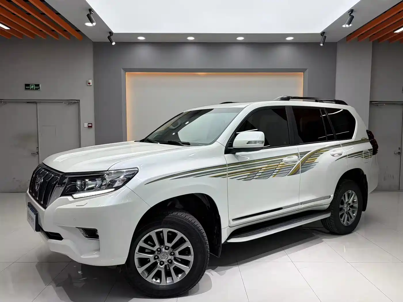 TOYOTA PRADO