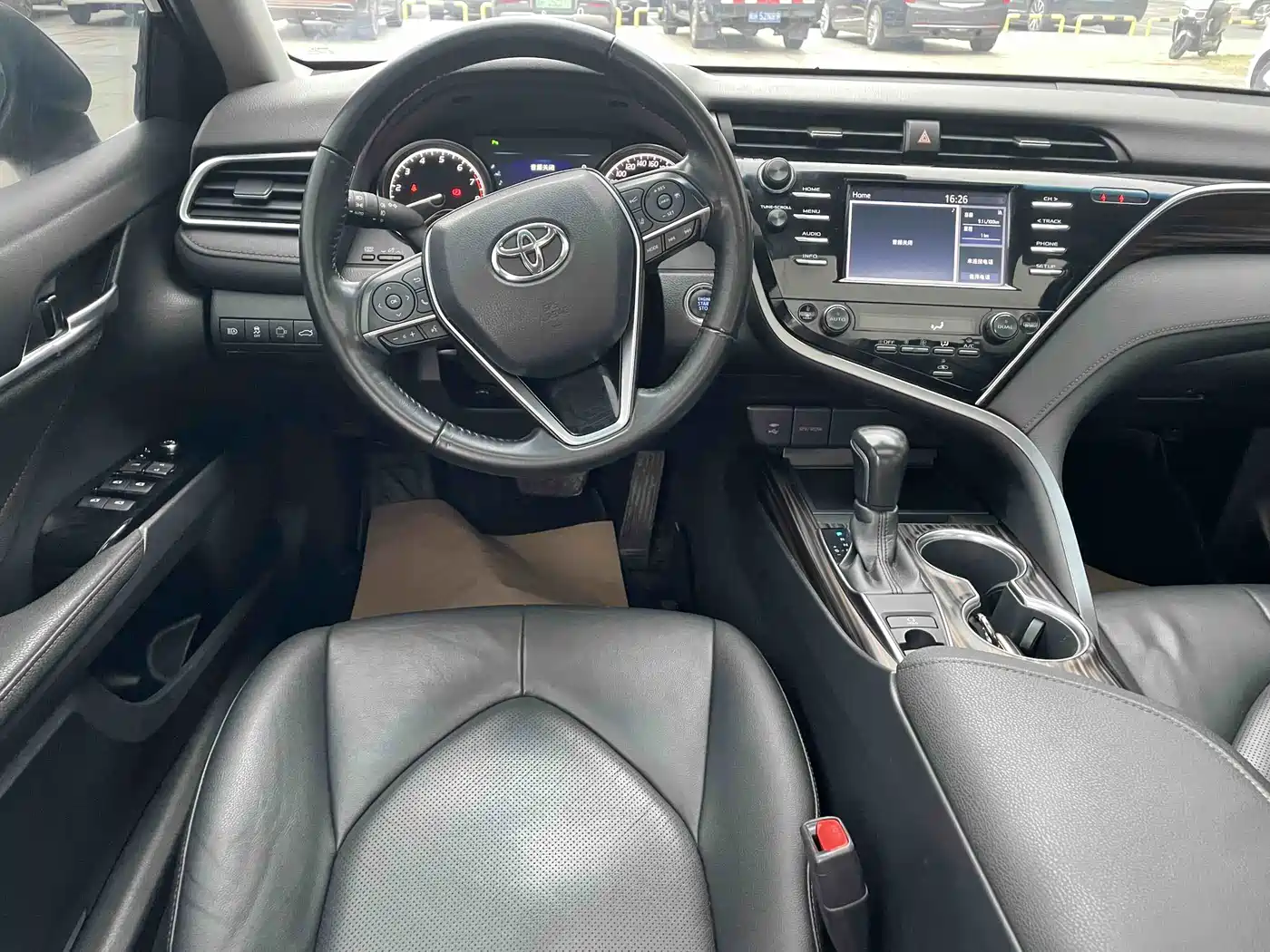 Toyota Camry 2018 2.0G Luxury Edition фото 10