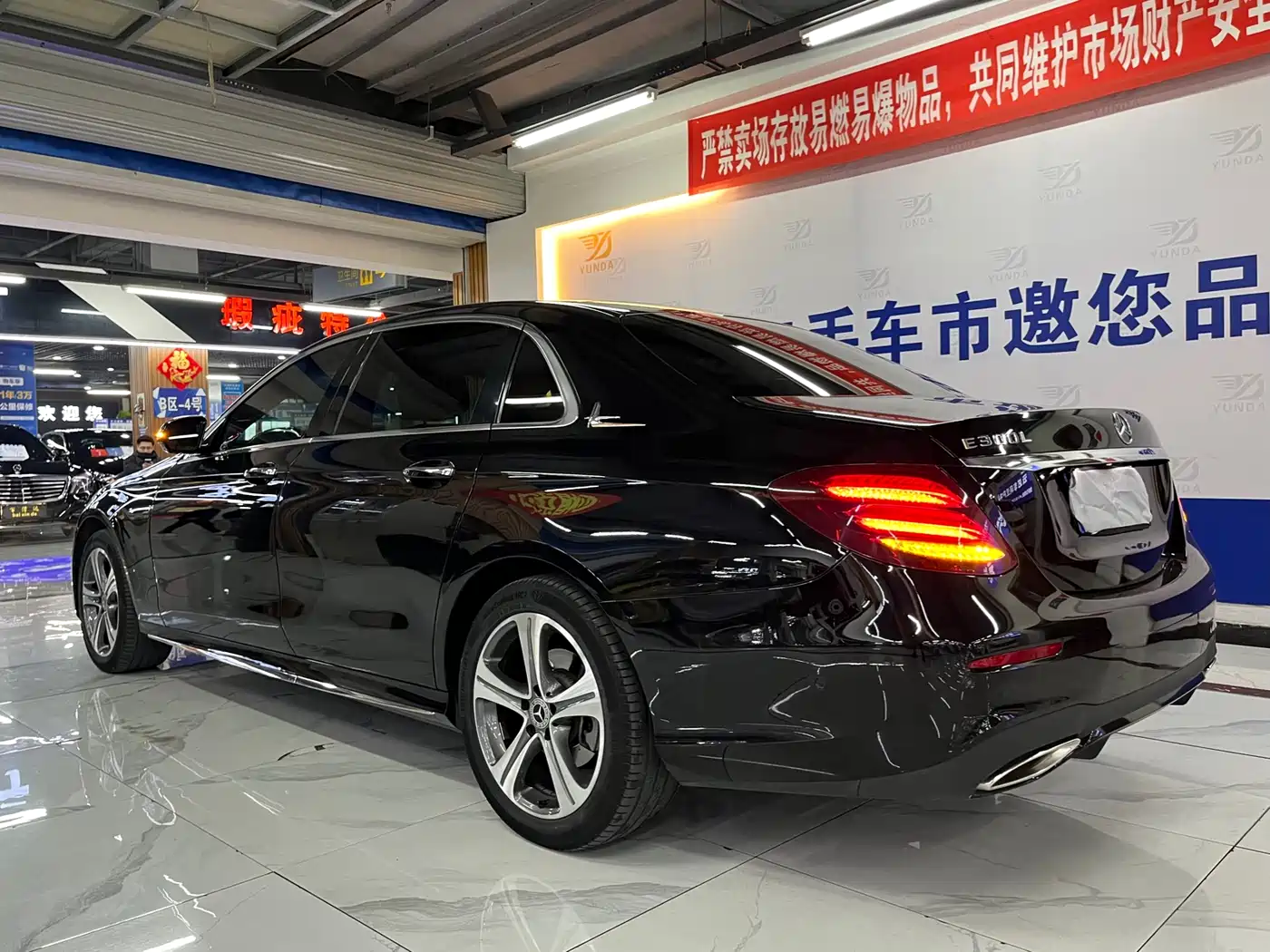 Mercedes-Benz E-Class 2018 E 200 L Sport фото 3