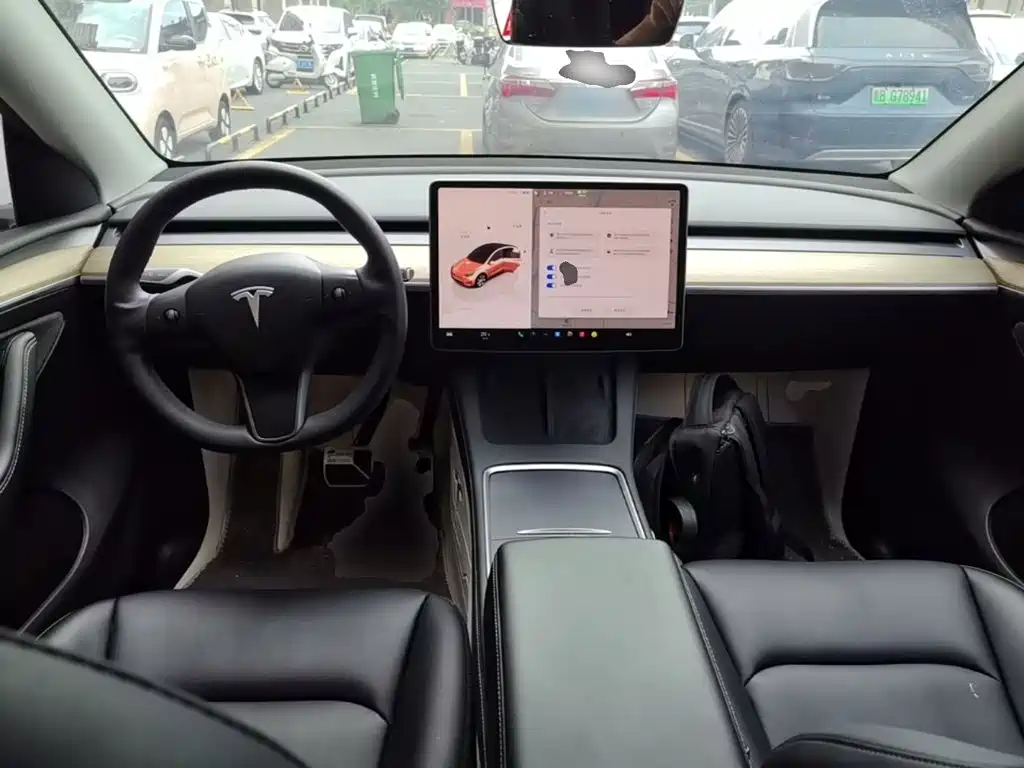 Фото 10 - Tesla Model Y