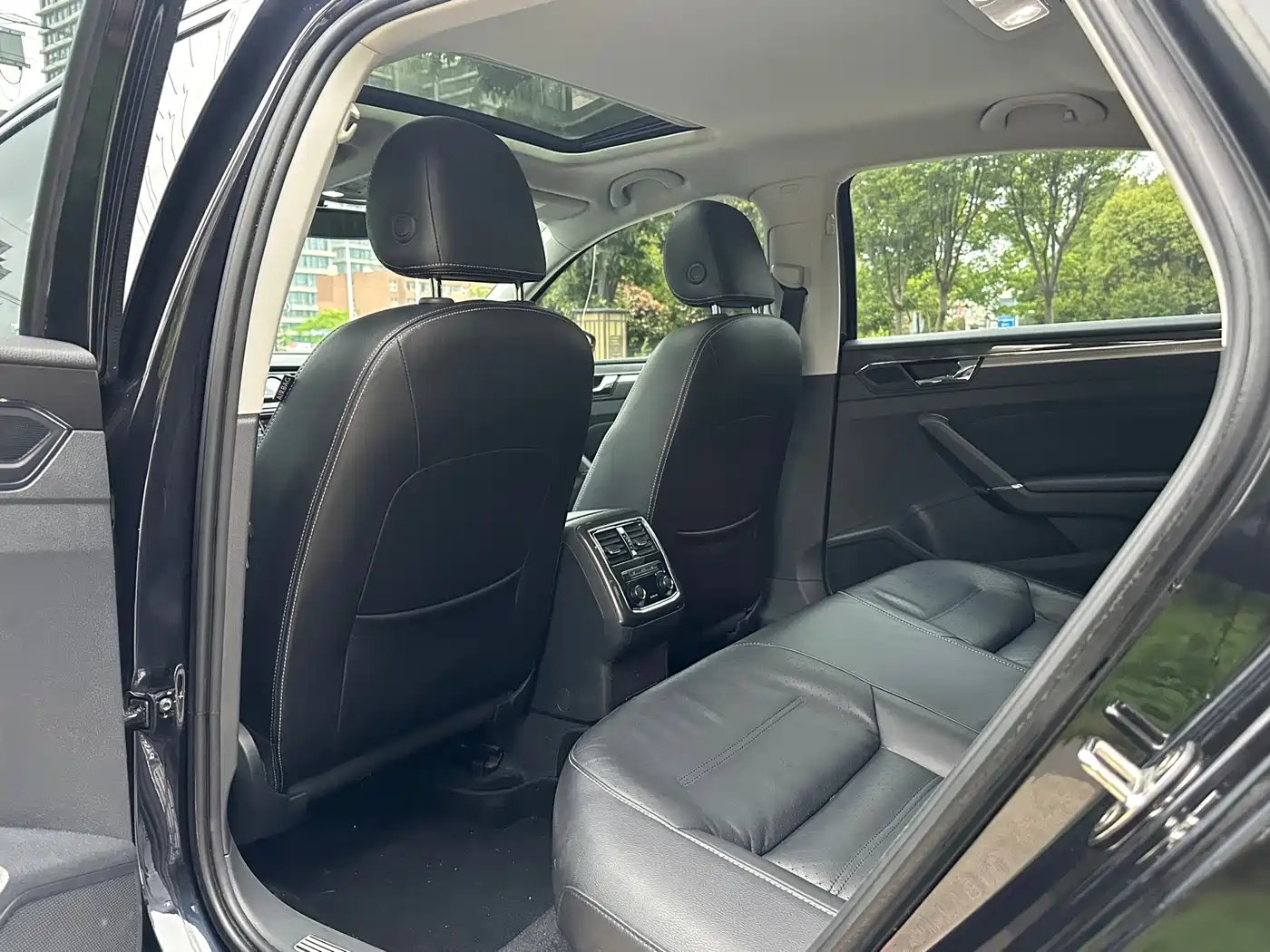 Volkswagen Passat 2016 380TSI DSG Premium Edition фото 7