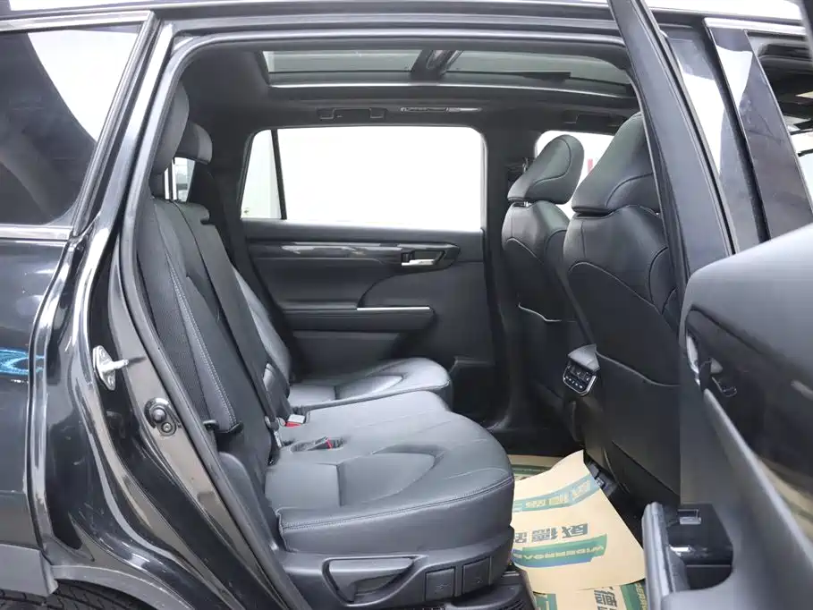 Toyota Crown Kluger 2021 2.5L HEV AWD Flagship Edition фото 17