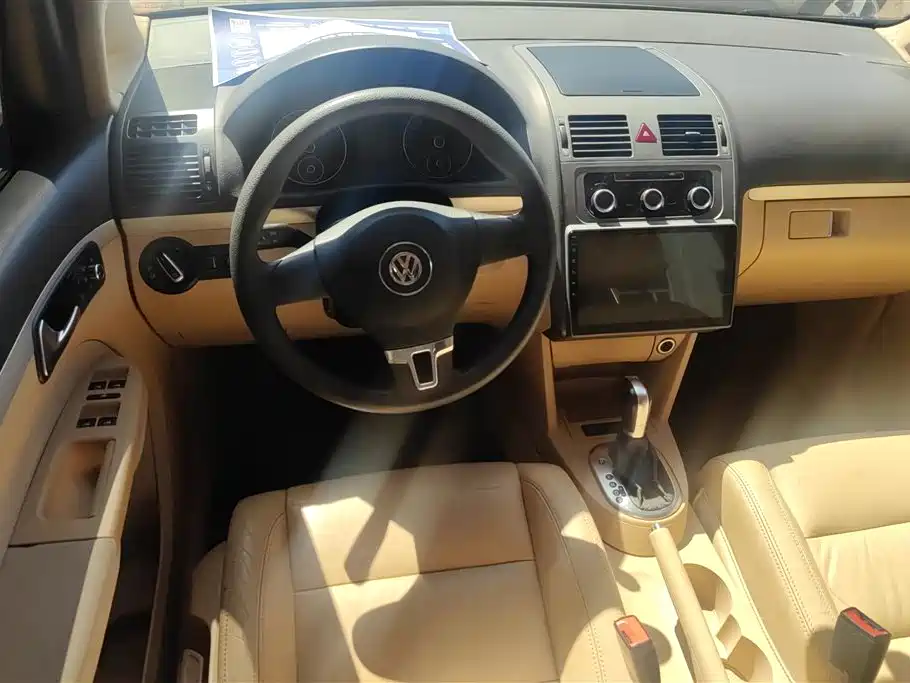 Volkswagen Touran 2011 1.4T DSG Smart Elegance 5-seater фото 13