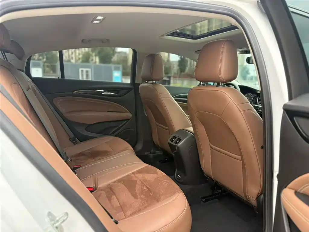 Buick Regal 2020 552T Luxury фото 10