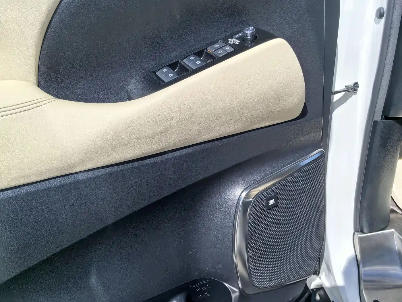 Toyota Alphard 2021 Hybrid 2.5L Premium фото 10