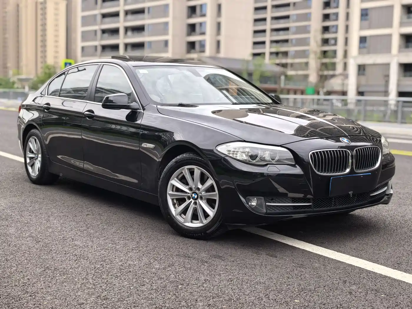 BMW 5 Series 2013 525Li Luxury фото 3