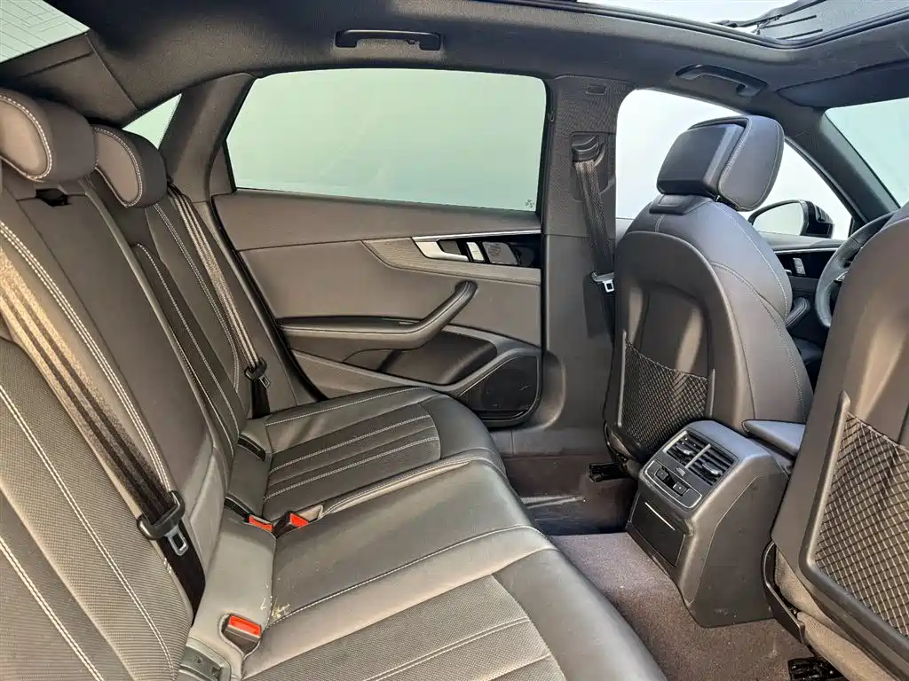 Audi A4L 2024 40 TFSI Luxury Dynamic фото 7
