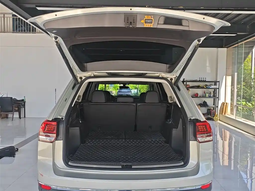 Volkswagen Teramont 2019 380TSI 4WD Luxury Edition China VI фото 19