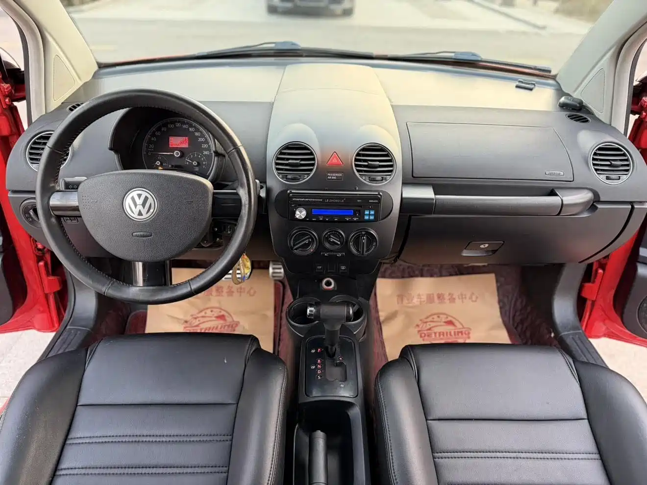 Volkswagen Beetle 2010 2010 Model 2.0 BlackOrange Comfort Edition