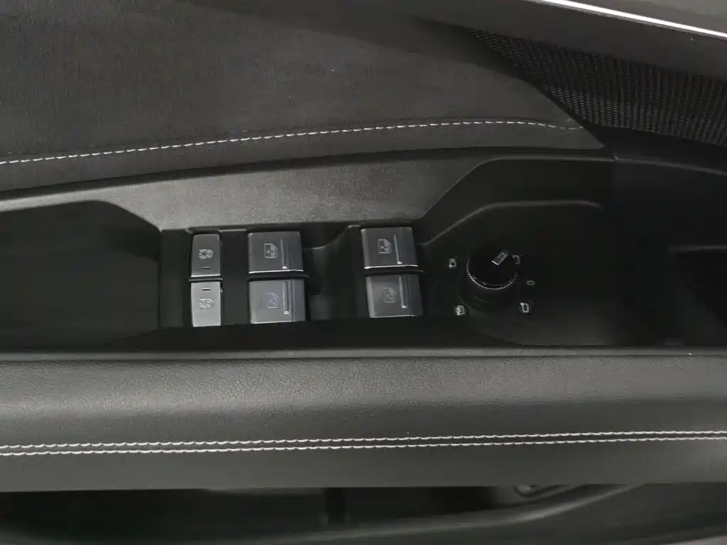 Audi Q5 e-tron 2022 2022 40 e-tron Starlight Edition Brocade Package